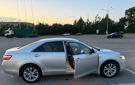 Toyota Camry, 2010 год, 1 300 000 рублей, 5 фотография