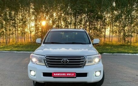 Toyota Land Cruiser 200, 2015 год, 5 600 000 рублей, 2 фотография