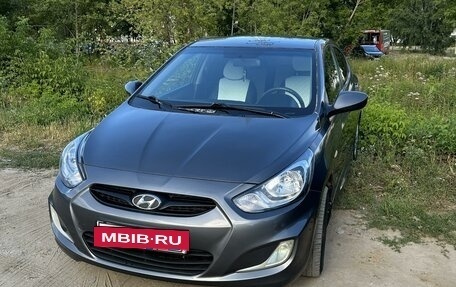 Hyundai Solaris II рестайлинг, 2012 год, 610 000 рублей, 2 фотография