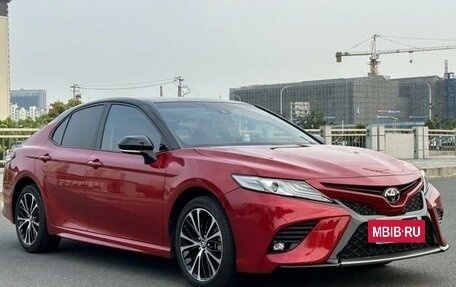 Toyota Camry, 2021 год, 2 600 000 рублей, 3 фотография