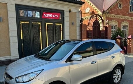 Hyundai Tucson III, 2011 год, 1 575 000 рублей, 3 фотография