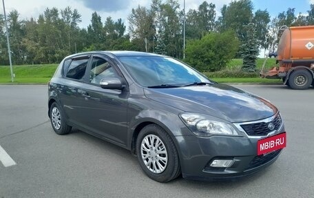 KIA cee'd I рестайлинг, 2010 год, 695 000 рублей, 2 фотография