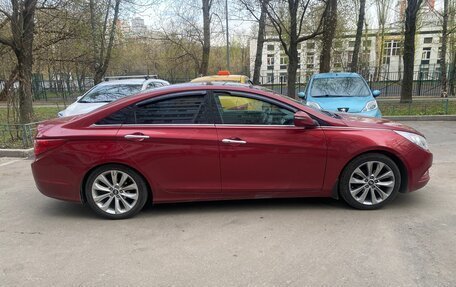 Hyundai Sonata VI, 2010 год, 990 000 рублей, 2 фотография