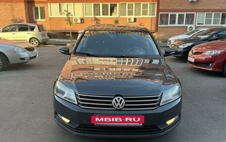 Volkswagen Passat B7, 2011 год, 1 000 000 рублей, 2 фотография