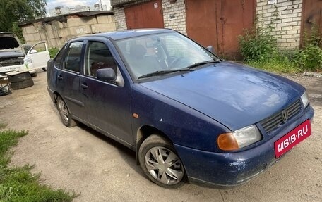 Volkswagen Polo III рестайлинг, 1997 год, 140 000 рублей, 2 фотография