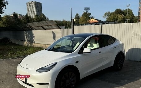 Tesla Model Y I, 2020 год, 4 000 000 рублей, 3 фотография