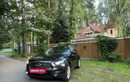 Infiniti QX70, 2014 год, 2 500 000 рублей, 3 фотография