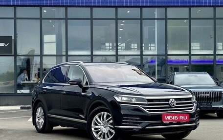 Volkswagen Touareg III, 2019 год, 4 845 000 рублей, 3 фотография