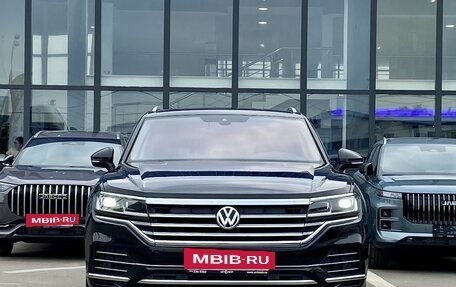 Volkswagen Touareg III, 2019 год, 4 845 000 рублей, 2 фотография