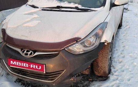 Hyundai Elantra V, 2014 год, 900 000 рублей, 2 фотография