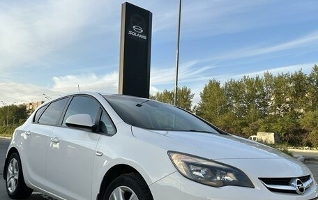 Opel Astra J, 2013 год, 990 000 рублей, 2 фотография