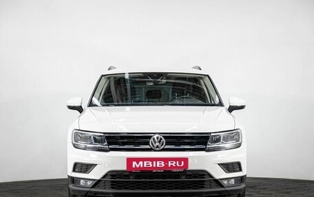 Volkswagen Tiguan II, 2018 год, 2 307 000 рублей, 2 фотография