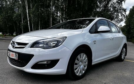 Opel Astra J, 2014 год, 990 000 рублей, 2 фотография