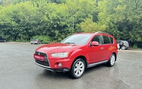 Mitsubishi Outlander III рестайлинг 3, 2011 год, 1 100 000 рублей, 1 фотография