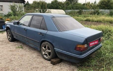 Mercedes-Benz W124, 1987 год, 60 000 рублей, 1 фотография