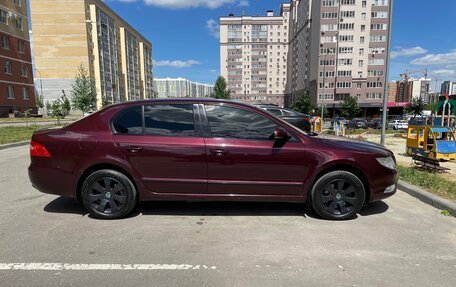 Skoda Superb III рестайлинг, 2012 год, 1 300 000 рублей, 4 фотография