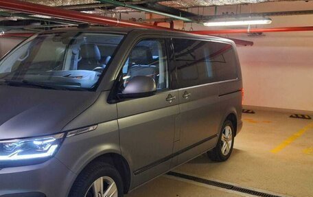 Volkswagen Multivan T6 рестайлинг, 2021 год, 8 500 000 рублей, 3 фотография