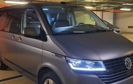 Volkswagen Multivan T6 рестайлинг, 2021 год, 8 500 000 рублей, 2 фотография