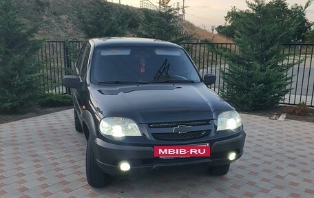 Chevrolet Niva I рестайлинг, 2010 год, 755 000 рублей, 3 фотография