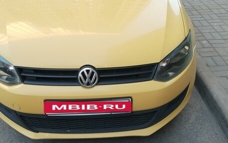 Volkswagen Polo VI (EU Market), 2011 год, 720 000 рублей, 2 фотография