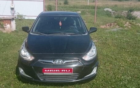 Hyundai Solaris II рестайлинг, 2012 год, 800 000 рублей, 2 фотография