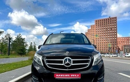 Mercedes-Benz V-Класс, 2017 год, 4 349 000 рублей, 2 фотография