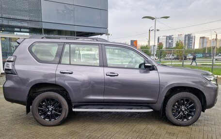 Toyota Land Cruiser Prado 150 рестайлинг 2, 2021 год, 7 450 000 рублей, 4 фотография