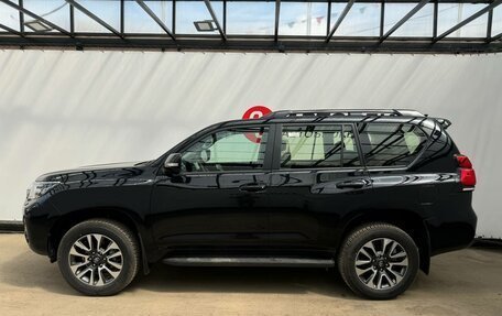 Toyota Land Cruiser Prado 150 рестайлинг 2, 2023 год, 7 990 000 рублей, 2 фотография