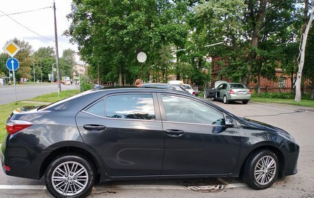 Toyota Corolla, 2018 год, 1 815 000 рублей, 2 фотография