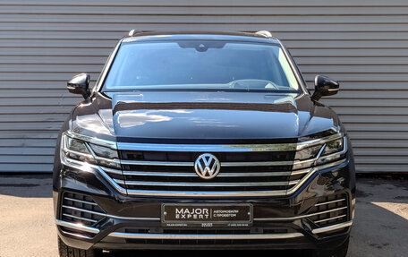 Volkswagen Touareg III, 2018 год, 5 100 000 рублей, 2 фотография