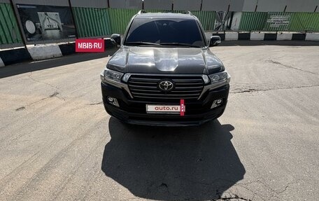 Toyota Land Cruiser 200, 2018 год, 8 900 000 рублей, 2 фотография