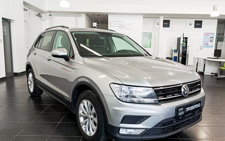 Volkswagen Tiguan II, 2017 год, 1 999 000 рублей, 3 фотография