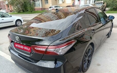 Toyota Camry, 2020 год, 3 200 000 рублей, 4 фотография