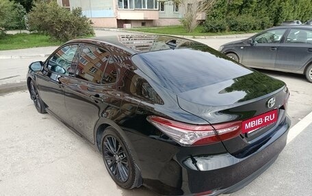 Toyota Camry, 2020 год, 3 200 000 рублей, 6 фотография