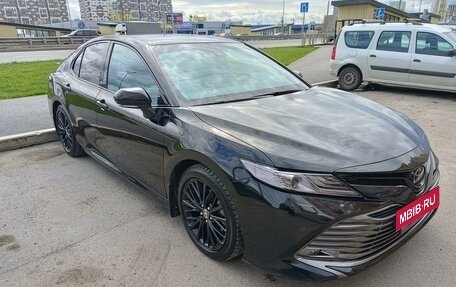 Toyota Camry, 2020 год, 3 200 000 рублей, 2 фотография