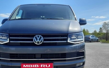 Volkswagen Multivan T6 рестайлинг, 2018 год, 4 500 000 рублей, 1 фотография