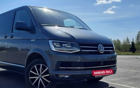 Volkswagen Multivan T6 рестайлинг, 2018 год, 4 500 000 рублей, 2 фотография