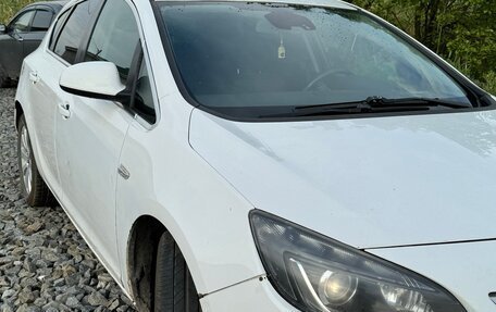 Opel Astra J, 2011 год, 530 000 рублей, 1 фотография