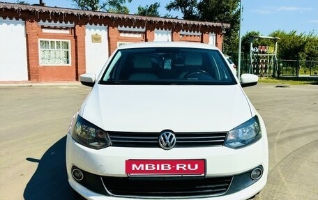 Volkswagen Polo VI (EU Market), 2011 год, 1 050 000 рублей, 2 фотография