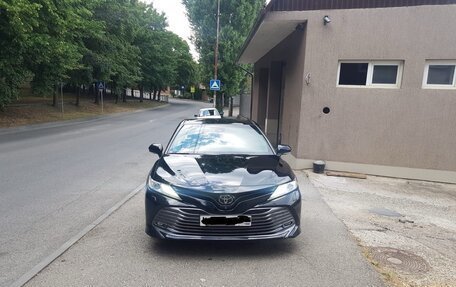 Toyota Camry, 2018 год, 2 650 000 рублей, 2 фотография