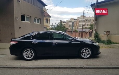 Toyota Camry, 2018 год, 2 650 000 рублей, 4 фотография