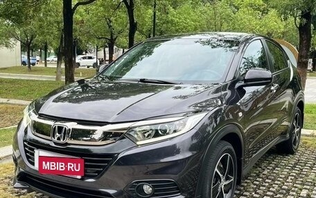 Honda Vezel, 2021 год, 1 800 000 рублей, 3 фотография