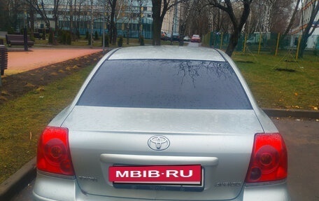 Toyota Avensis III рестайлинг, 2005 год, 930 000 рублей, 3 фотография