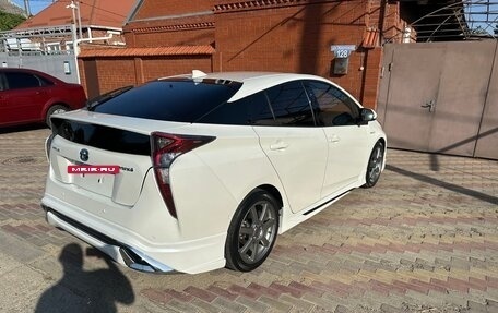 Toyota Prius IV XW50, 2017 год, 2 200 000 рублей, 5 фотография