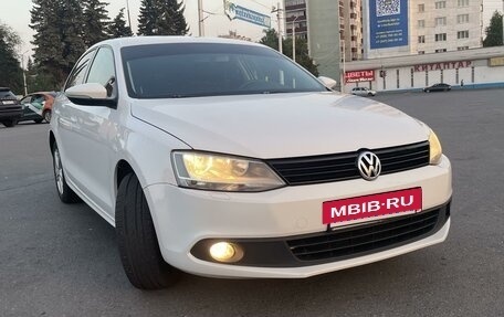 Volkswagen Jetta VI, 2013 год, 1 119 000 рублей, 3 фотография