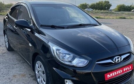 Hyundai Solaris II рестайлинг, 2013 год, 697 000 рублей, 4 фотография