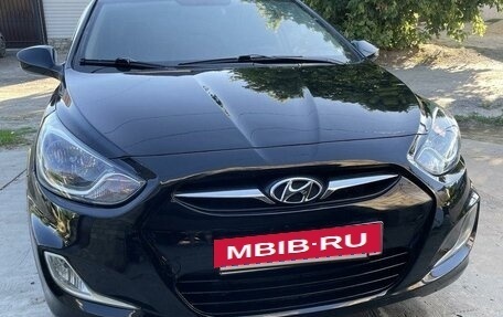 Hyundai Solaris II рестайлинг, 2013 год, 697 000 рублей, 3 фотография