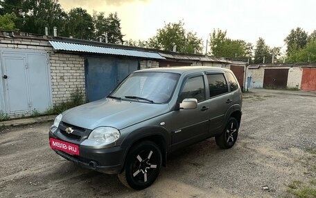 Chevrolet Niva I рестайлинг, 2015 год, 445 000 рублей, 2 фотография