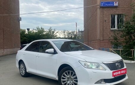 Toyota Camry, 2012 год, 1 680 000 рублей, 2 фотография