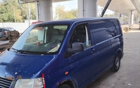 Volkswagen Transporter T5 рестайлинг, 2005 год, 700 000 рублей, 2 фотография